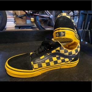 Vans checkerboard skate shoe